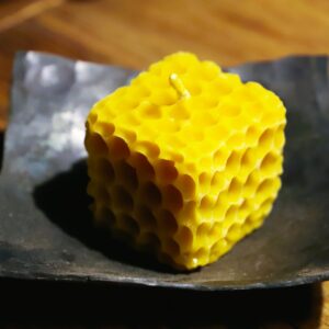 Świeca z wosku pszczelego plaster miodu